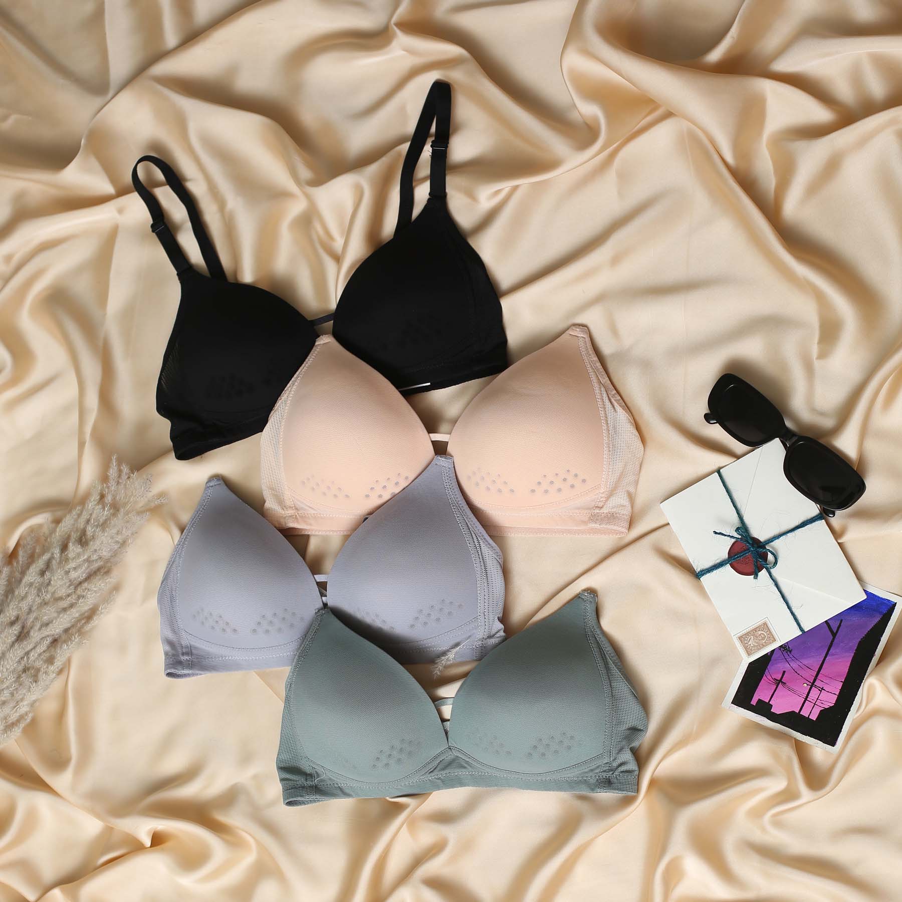 seamless everyday comfort bra – designed for effortless elegance & ultimate comfort seamless everyday comfort bra – designed for effortless elegance & ultimate comfort